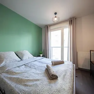 https://le-petit-hector-studio-cosy-avec-parking-debourg.hotels-rhonealpes.com